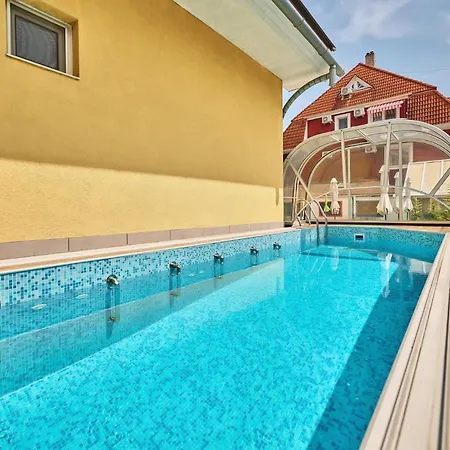 Tokajer Wellness Panzio מלון